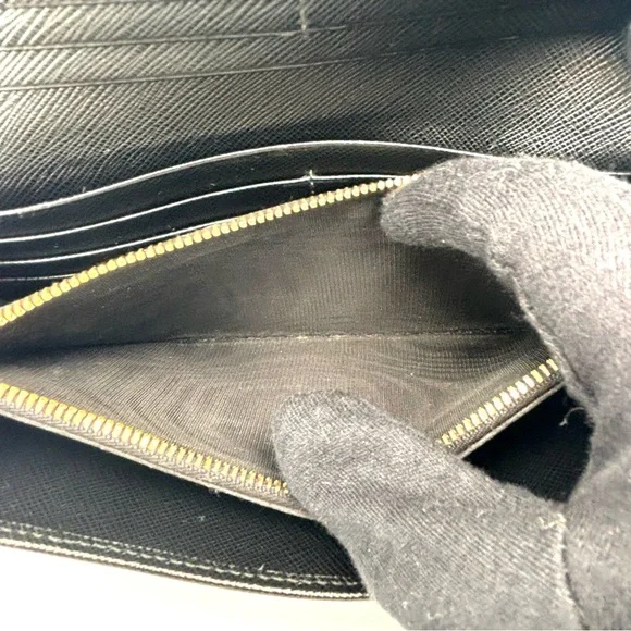 Prada Black Saffiano Leather Wallet - Picture 10 of 11